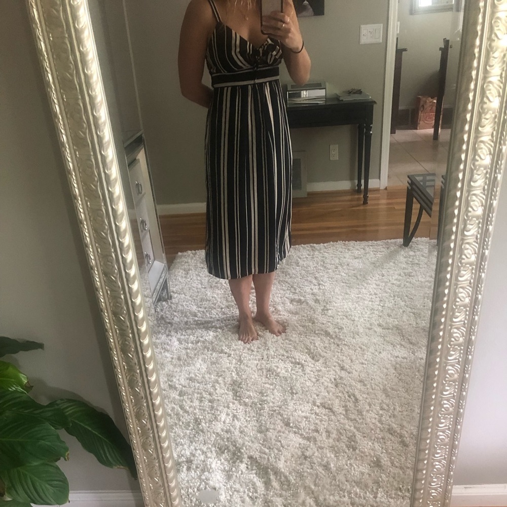 NWT midi keyhole black and white dress 💕